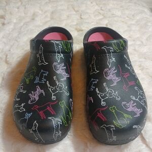 Dansko Kane Womens Black Rubber Dog Print Animal Clogs Size 37, US 6.5-7